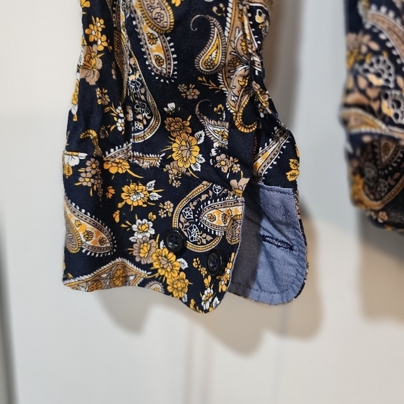 CONSEQUENCE Slim fit size small men Paisley shirt. - Picture 6 of 16